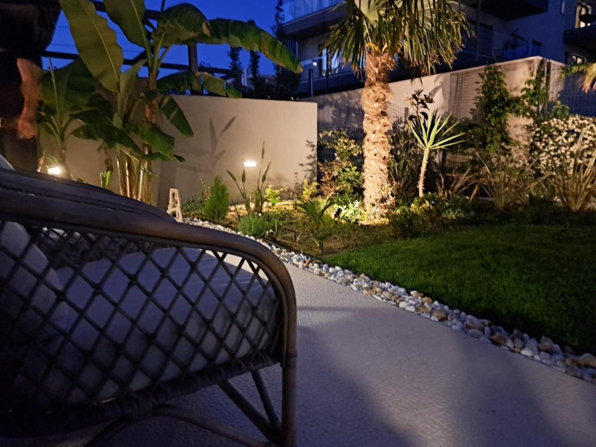 Apartment With Private Pool Split Bagian luar foto