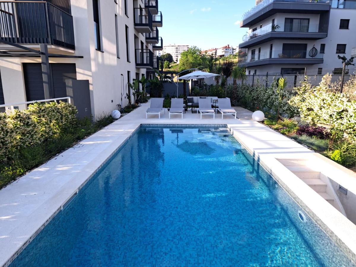 Apartment With Private Pool Split Bagian luar foto