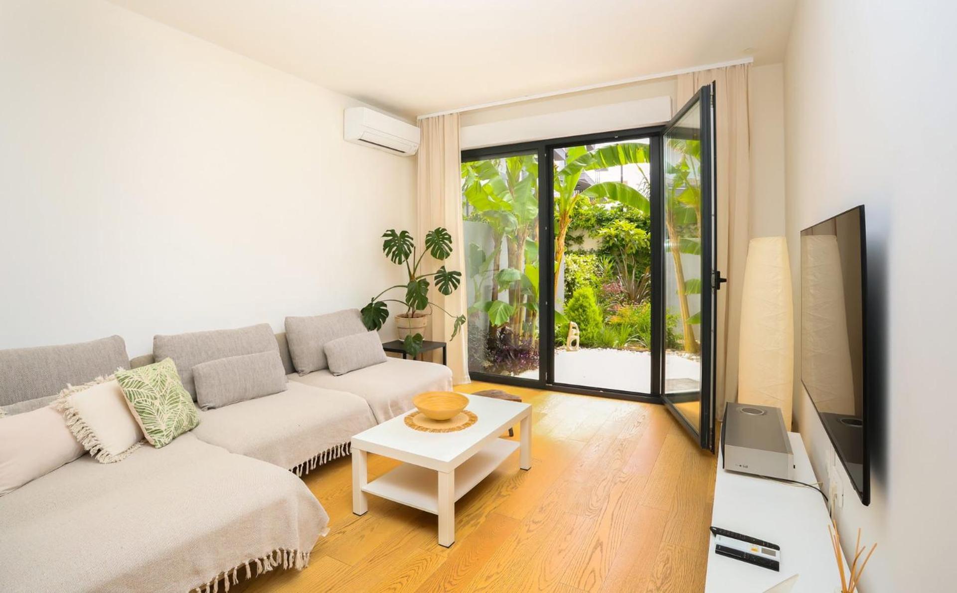 Apartment With Private Pool Split Bagian luar foto
