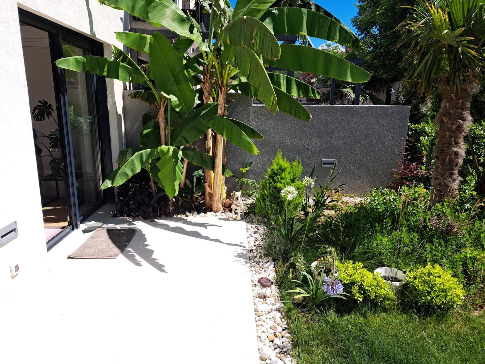 Apartment With Private Pool Split Bagian luar foto